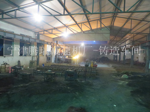 山東騰瑞減速機(jī)廠車間