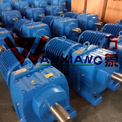 R系列斜齒輪減速機